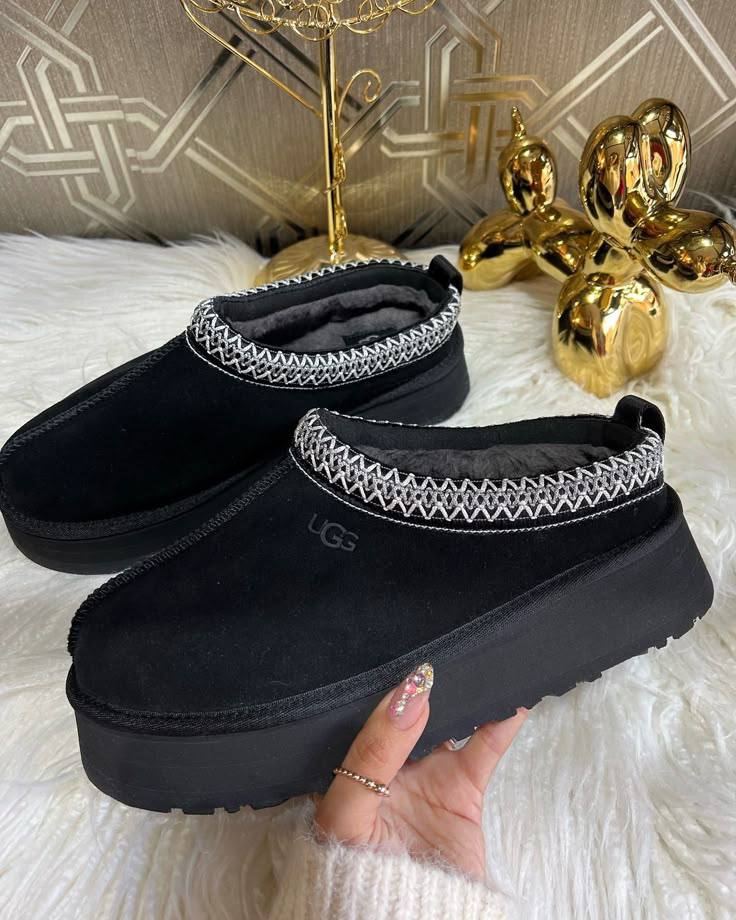 UGG TAZZ 🎀